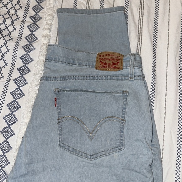 Women’s Levi 524 Skinny Mid Rise Light Wash Jean Sz 32 x 32 ( 14 size ) - Picture 2 of 7